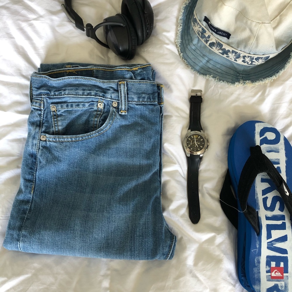 EUC- Levi’s 501 Classic Buttonfly Jeans Size 33